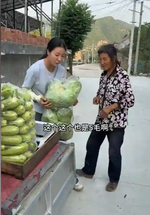 “豆腐西施”爆火后被“开盒”的真相，比你想的更脏
