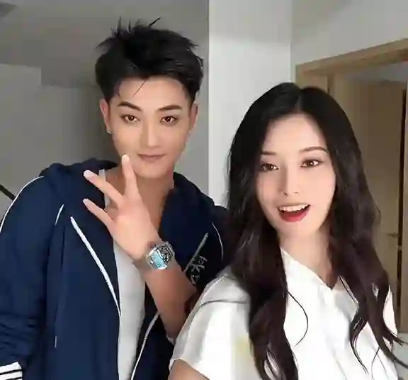 八竿子打不着的4对明星是夫妻，冷门程度超乎想象，太让人感到意外