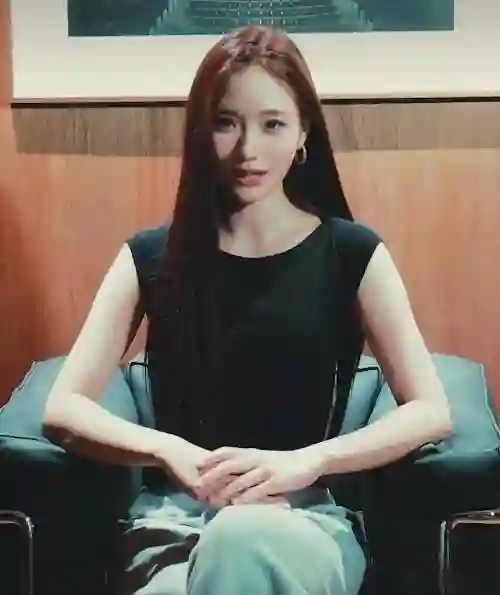 小S二女儿疑似整容，外貌模样大变，小S为女儿举办画展却关闭评论