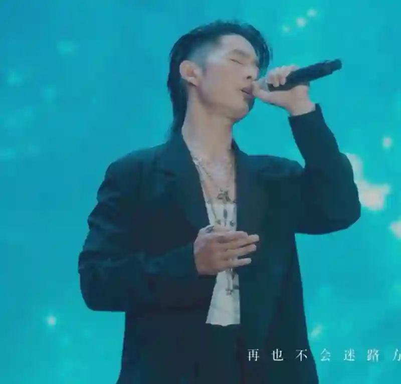 F4合体细节多，周渝民怪，当年被嘲的吴建豪变最帅，朱孝天边缘化