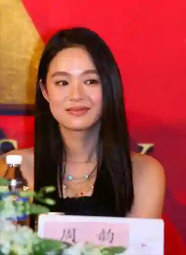 7位“嫁人改命”女明星，原本籍籍无名，嫁了好老公之后成功逆袭