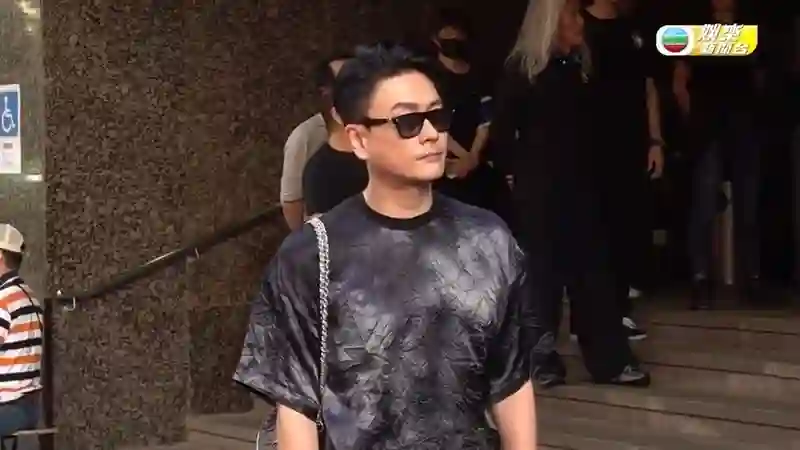 唐佳雪妮夫妻灵堂一片花海，黄宗泽黎耀祥汪明荃等人现身送别，两人遗愿曝光