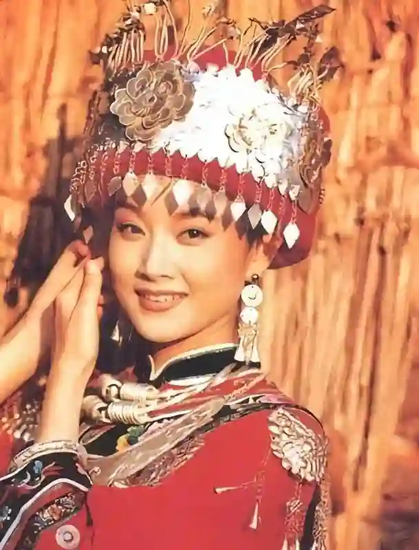 没想到“销声匿迹”11年，与丈夫相约丁克的宋祖英，已成人生赢家