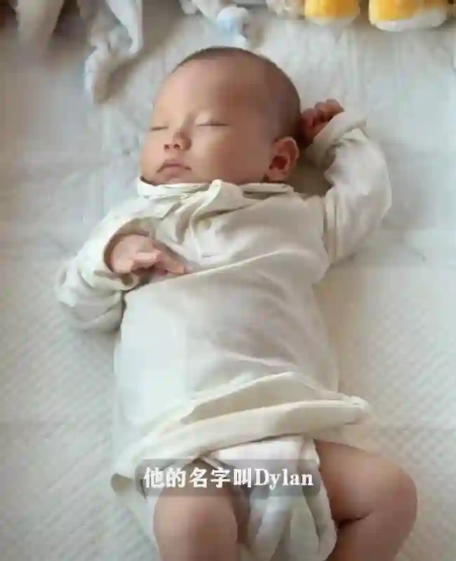 36岁张檬晒近照！气色恢复得真不错，住月子中心56天花费116万
