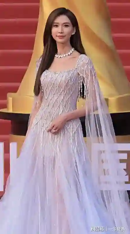 主妇林志玲，婚后变化大，重返演艺圈积极应对七年之痒