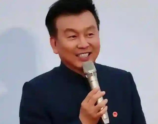 昔日央视主持再次重聚，董卿周涛惊艳了岁月，朱军却被岁月惊艳了