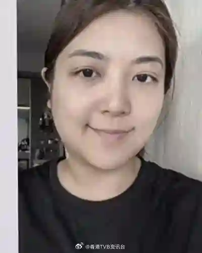 48岁TVB视帝爱妻患怪病缠扰逾月！网民猜测患一病需长期服药