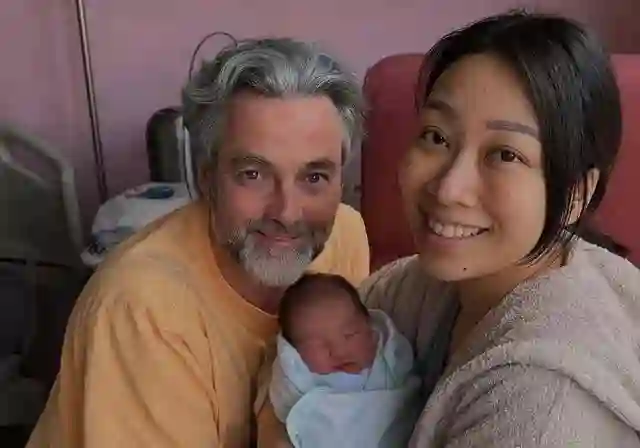 香港知名<em>富家</em>千金宣布剖腹生下混血男婴，时隔三年再当妈妈
