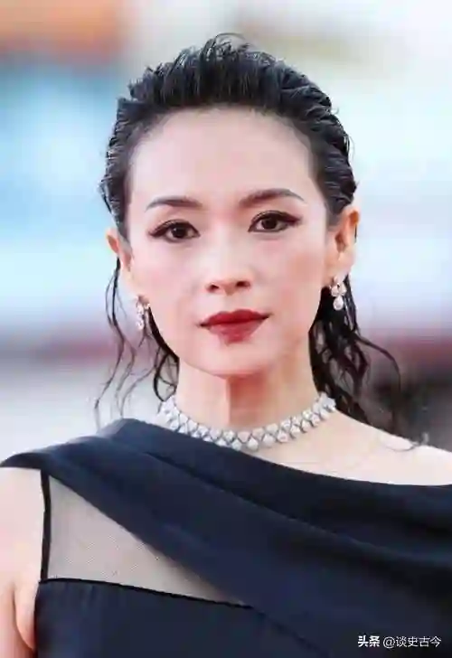章子怡深夜发文，离婚不到两年，她和汪峰高下立判“胜负已分”