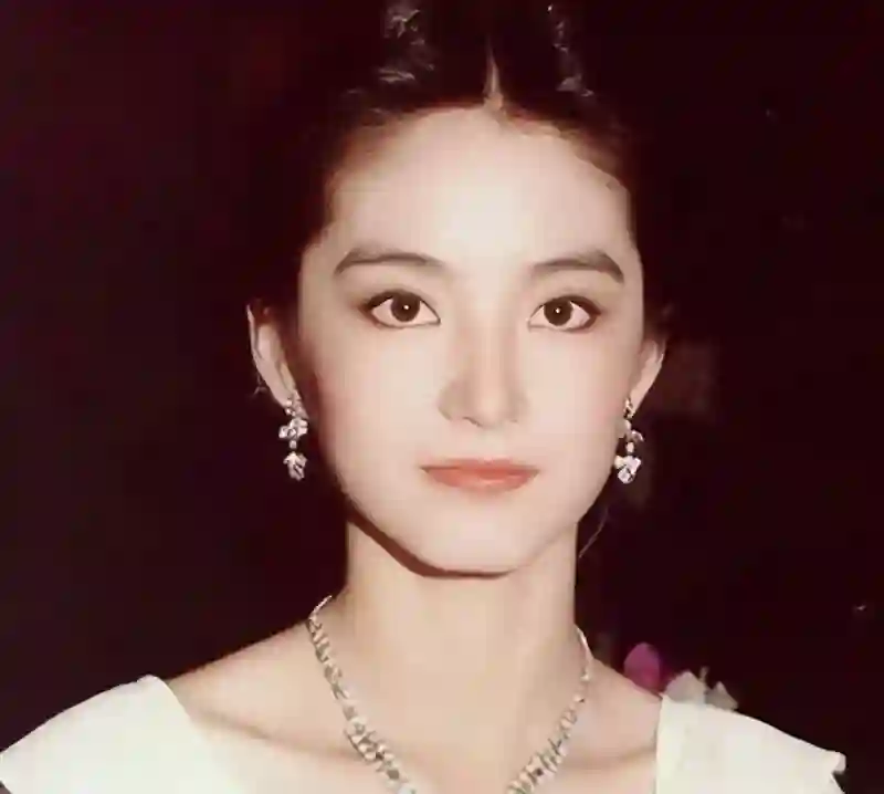 丑基因有多强大？连这10位大美女也没办法，孩子颜值个个不随妈