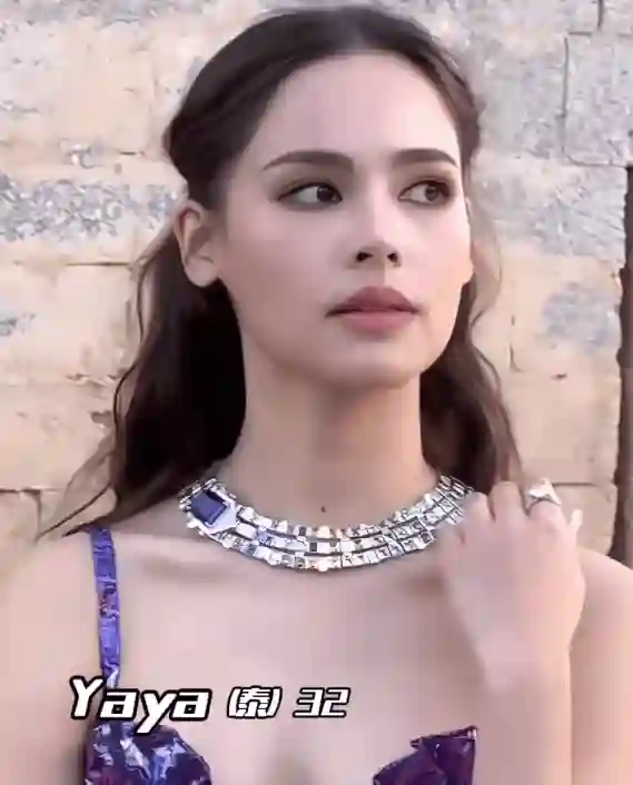 金晨最新生图撞脸金星，湿发造型太油腻，医美感比韩国女星还重