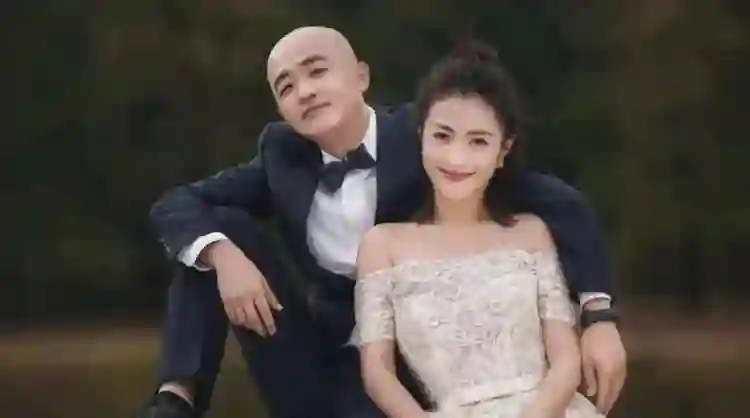 包贝尔：曾同时谈7个女友，娶学妹包文婧，如今生二胎很幸福
