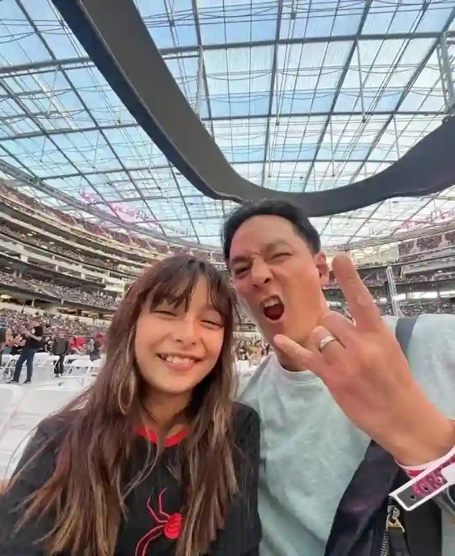 吴彦祖晒照！12岁混血女儿吴斐然眉眼英气，似爸又似妈