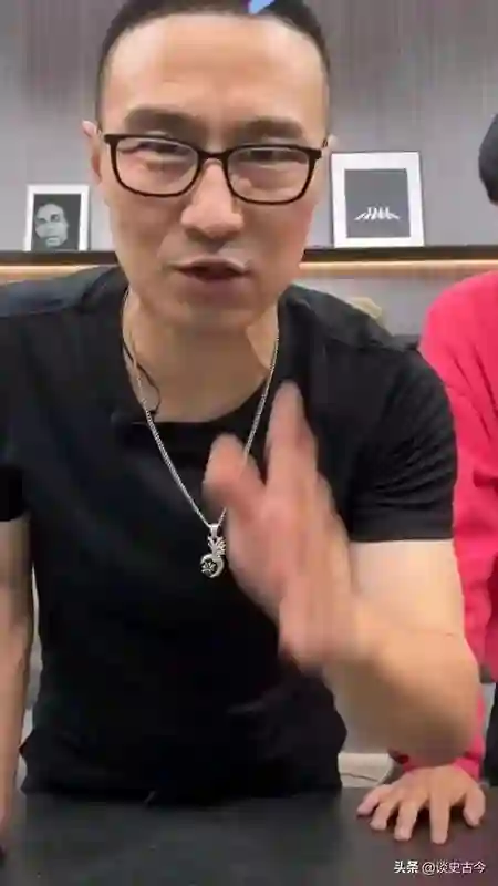 章子怡深夜发文，离婚不到两年，她和汪峰高下立判“胜负已分”