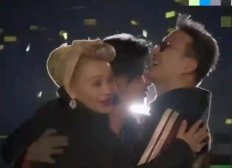 汪峰宁静庆生十指紧扣，撕开章子怡伤疤，森林北实惨