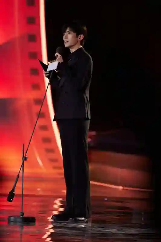 与烟台相约电影火热的夏天！“2025中国电影导演之夜”