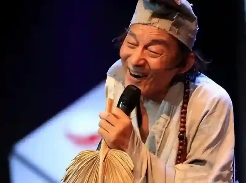 女儿放弃救治，92岁游本昌住进养老院，“养儿防老”成道德枷锁？