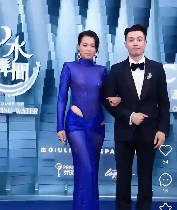 澳门这一夜，坐“李冰冰”身边的张柏芝，让所有人见识了她的地位