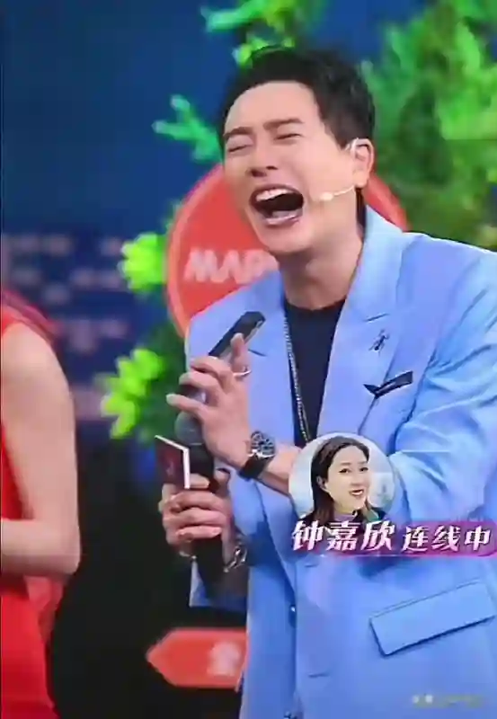 胡定欣直播提胡杏儿，黄宗泽释怀多年，情感再度公开