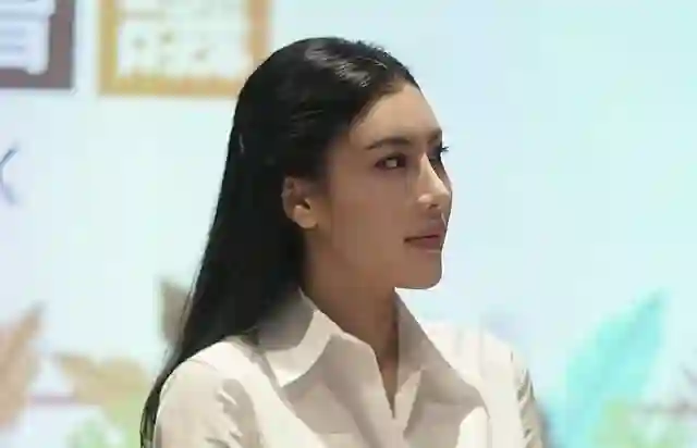 恭喜！TVB前女星晒大钻戒被曝闪婚，替前男友背负630万巨额债务