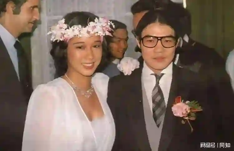 霍震霆曝小儿子已完婚，很满意泰国儿媳，网友：就霍启山孤身一人