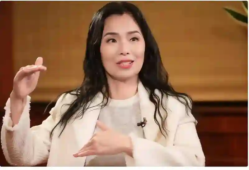 61岁韦唯状态逆袭！田园生活照曝光，网友惊叹：真的是61岁吗？
