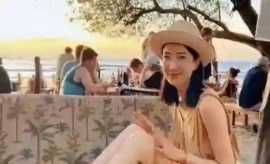 与陈赫离婚10年后，官宣喜讯的许婧，活成了前夫高攀不起的模样