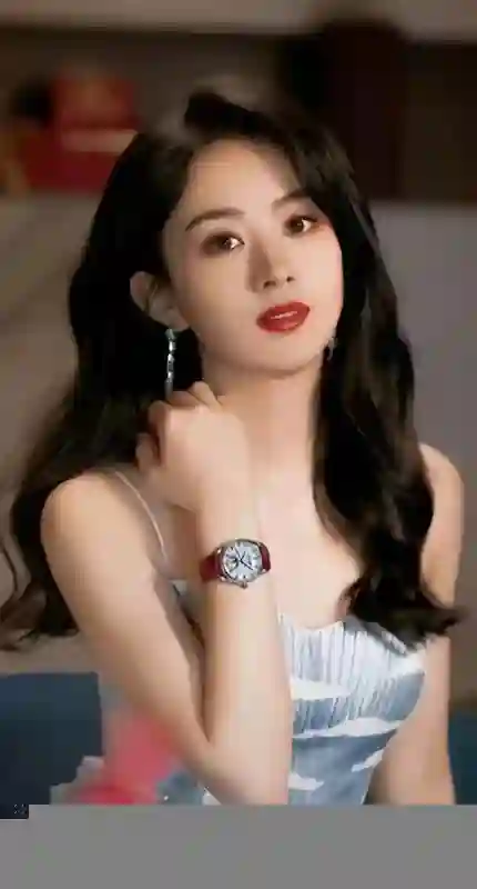 赵丽颖飙脏话后形象崩塌，央视发文批评，还被网友扒出双标言论