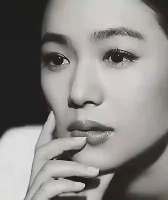 同是姜文的小孩，将法国前妻女儿和周韵儿子放在一起，差距太明显