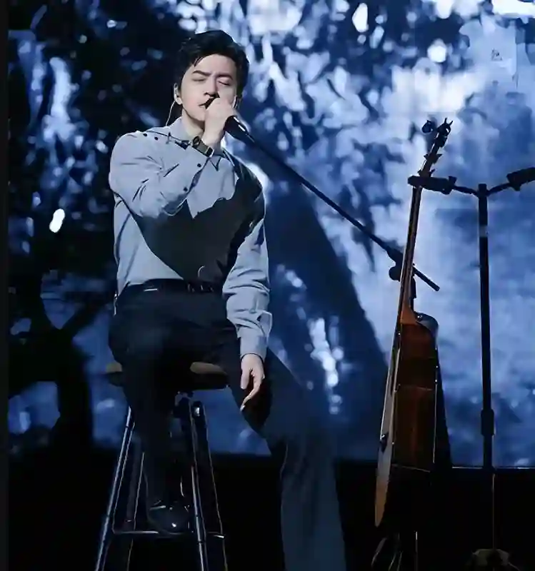 李健演唱会现场直击：肖战带爸妈惊喜现身，观众热情互动人气高