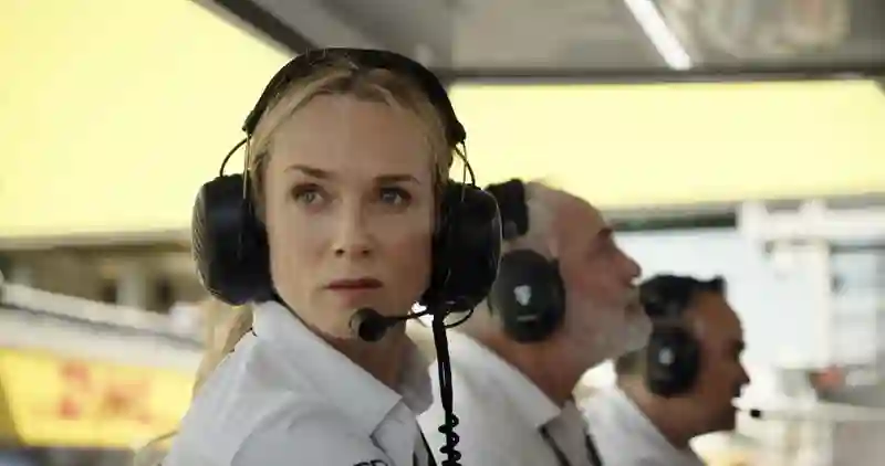 《F1：狂飙飞车》斩获北美票房冠军 口碑强劲引爆暑期观影热潮