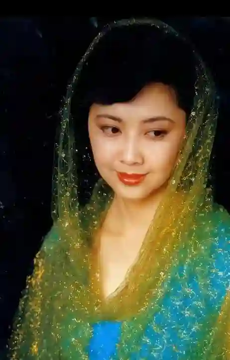 看了70岁林青霞和73岁朱琳近照，才明白大陆美人和台湾美人的区别
