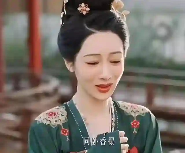 杨紫算不算顶级大美女？看看她和杨幂、张柏芝的合照，就有答案了