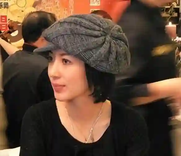 孙丽雅：嫁大24岁歌手齐秦，婚后连生两胎，一家四口其乐融融