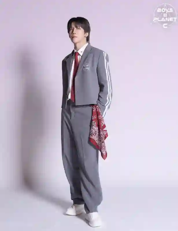 假的吧…哪有人长这样