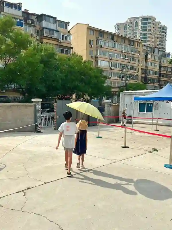 还记得黄觉的儿子小核桃吗，比爸爸还高了？