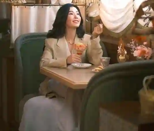 张柏芝现身上海张园，披身“麻布”却贵似豪门女主