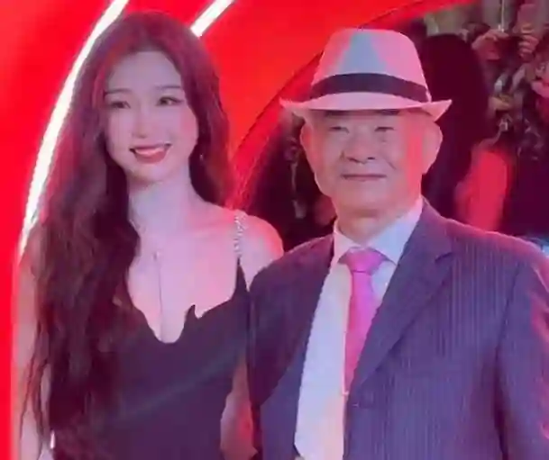 230万天价耳环还没完，又一女星家境被扒，其爷爷被曝疑侵占15亿