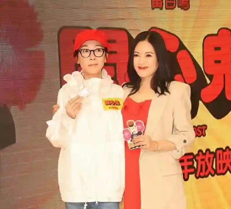 香港知名女星像癌症末期病人，身材消瘦双颊凹陷，体重不到80斤