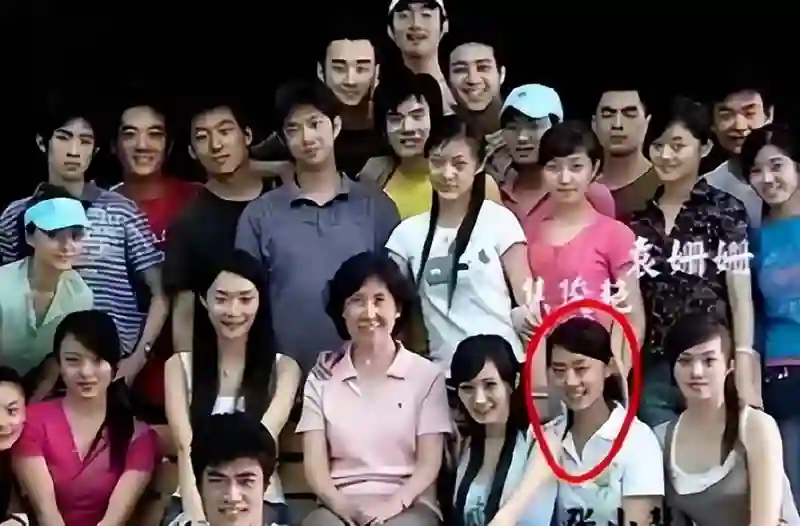 袁姗姗不演戏似“消失”？于正为她铺新路，这是要换道超车？