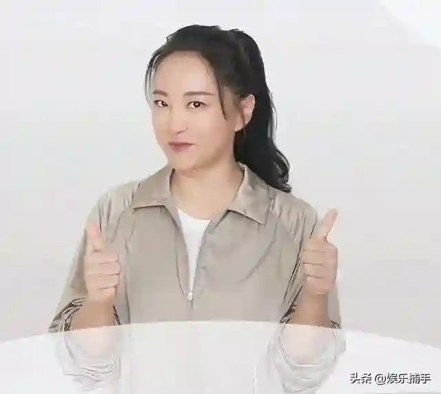 退出春晚，被综艺“开除”，43岁的贾玲终究还是把自己“作没了”