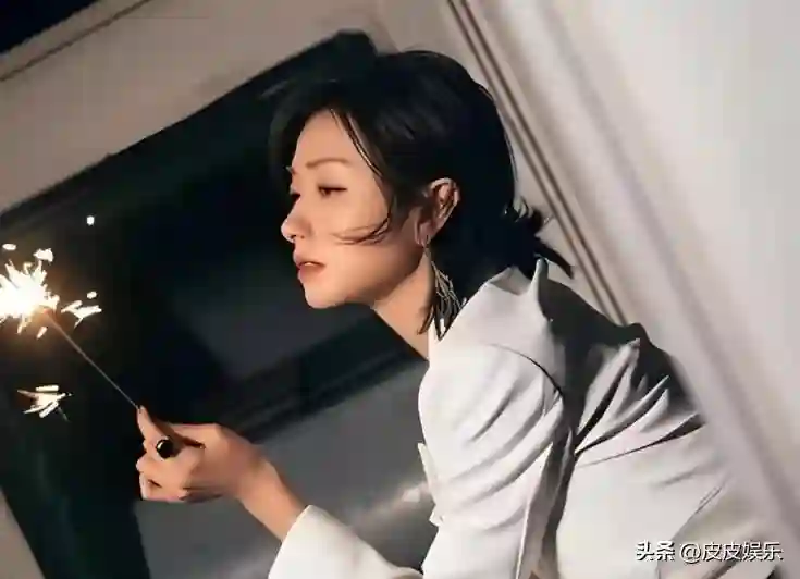 与胡歌互相成就，不婚主义却隐婚生子，43岁万茜成为人生赢家