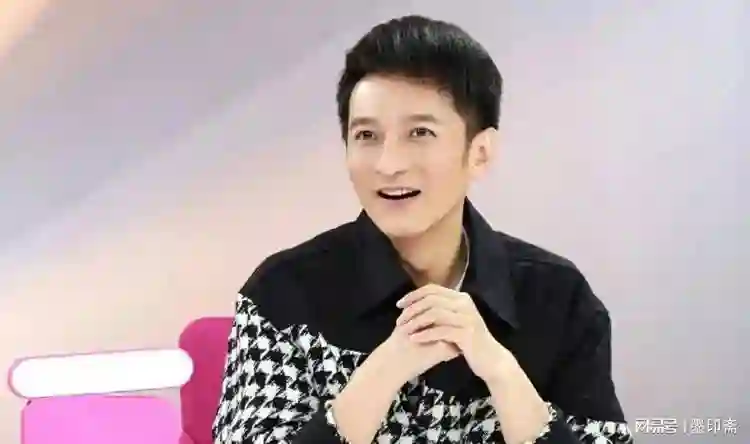 顶流主持跌落神坛，分手、封杀全经历，复出却被嘲“精神病”？