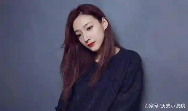 央视的美女主持，长得太漂亮了，网友：比董卿、周涛还漂亮