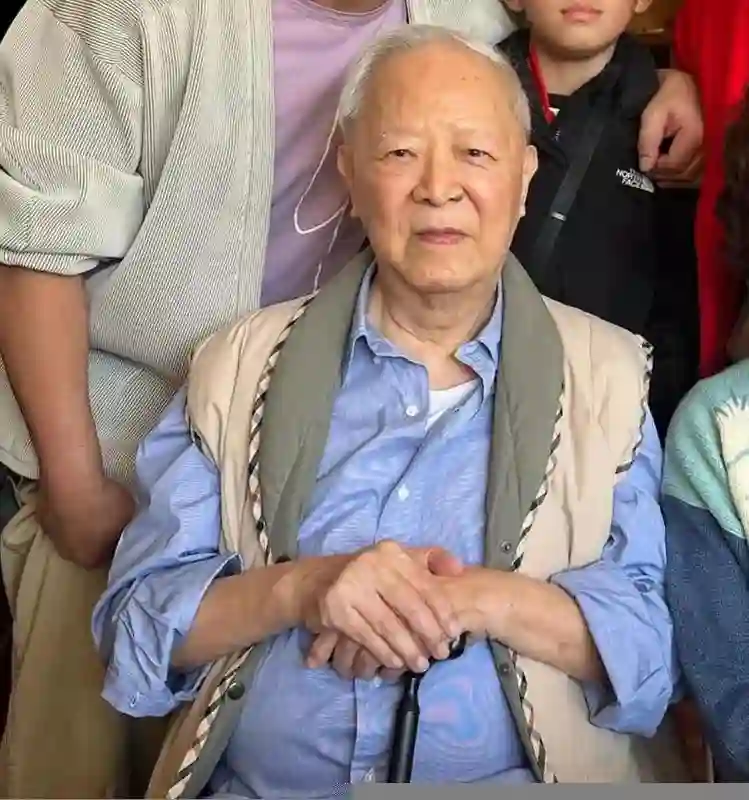 刘恺威方力申陈宇琛陈秀珠时隔20年相聚 该剧灵魂人物健康堪忧