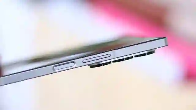 三星最薄折叠旗舰：Galaxy Z Fold7手机CAD渲染图曝光