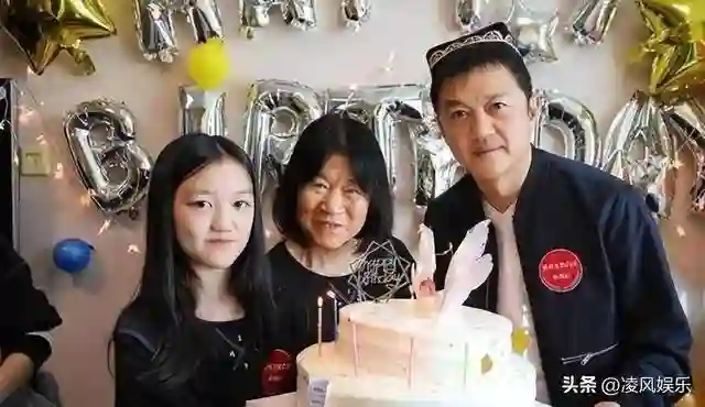 18岁李嫣近照曝光，兔唇痕迹消失不见，美出高度，不愧是王菲女儿