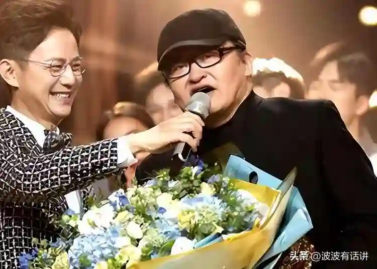 61岁刘欢晚年生活：父母离世女儿未婚，被“不死癌症”困扰多年