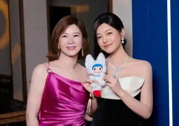 陈妍希离婚后资源好到爆！和贝克汉姆合影咖位飞升，甩陈晓一条街