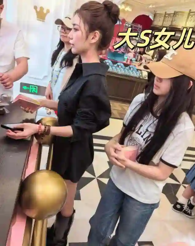 S家御用记者再发声！S妈想在六一探望孩子，却得不到汪小菲的回应